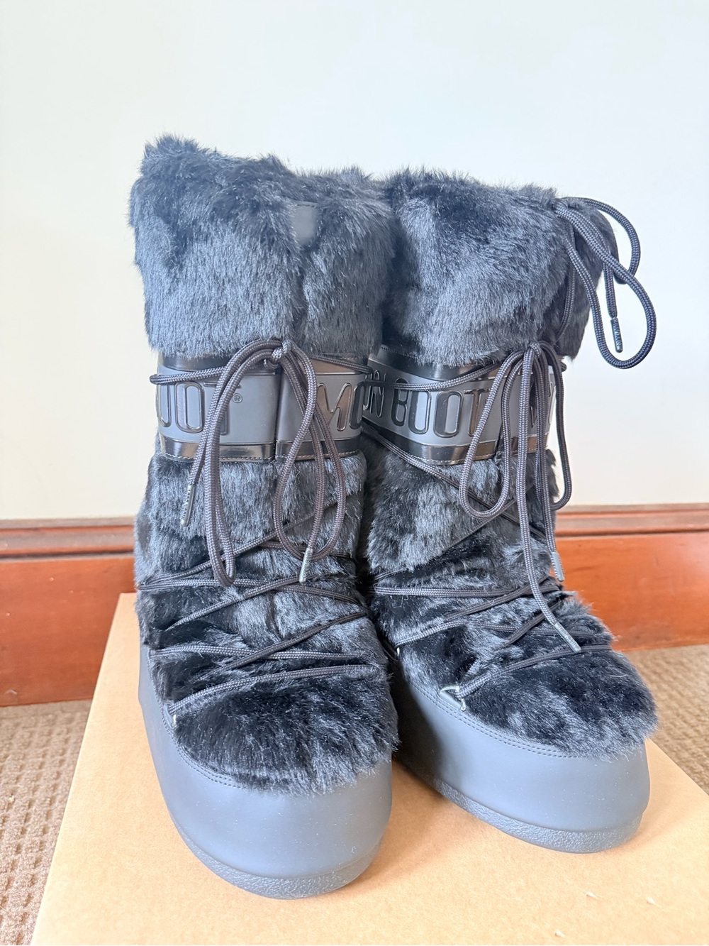 Moon Boot Black Faux Fur Snow Boots with Lace-Up Ties 9/10.5
